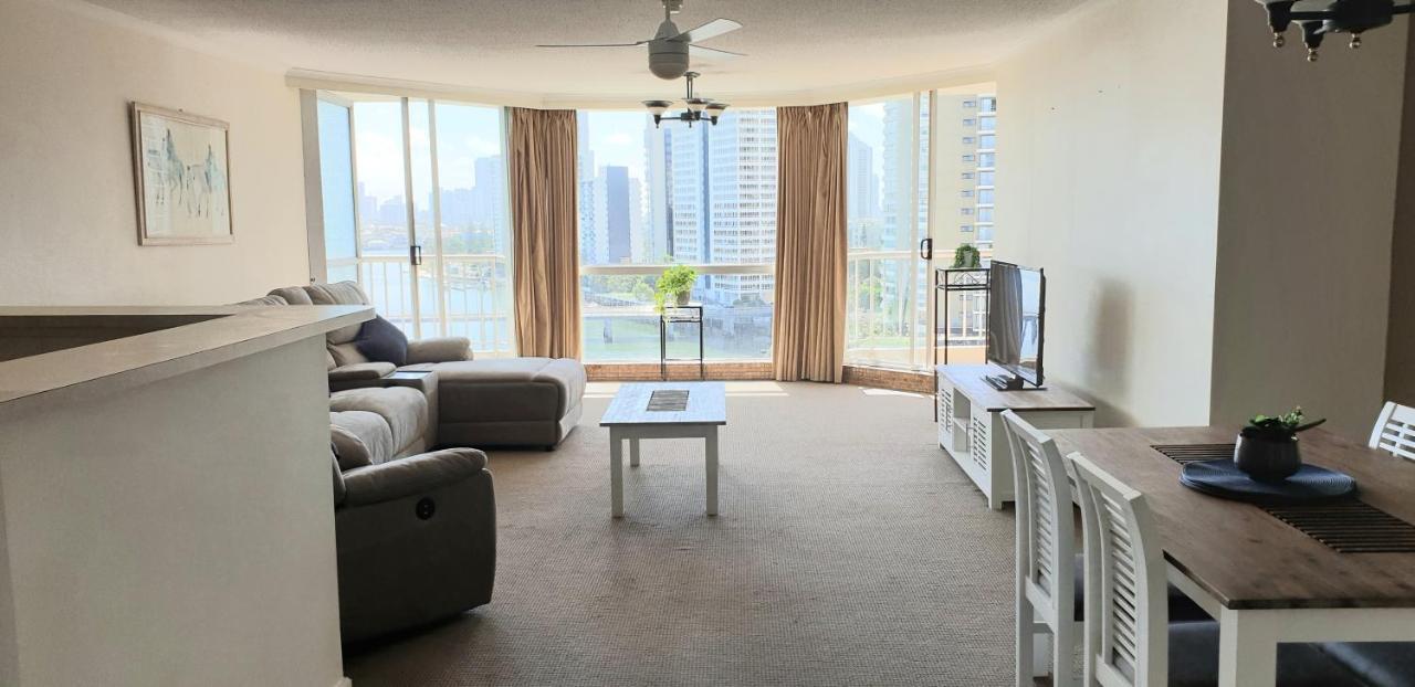 Moorings On Cavill Surfers Paradise Голд-Кост Экстерьер фото